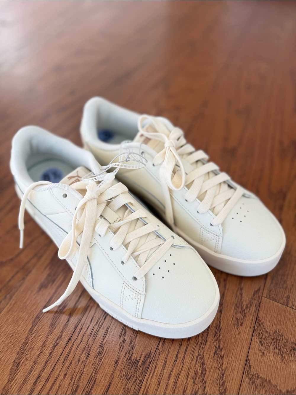 Puma Jada Renew Lace Up Low Top Sneaker with White Stripe Size 8.